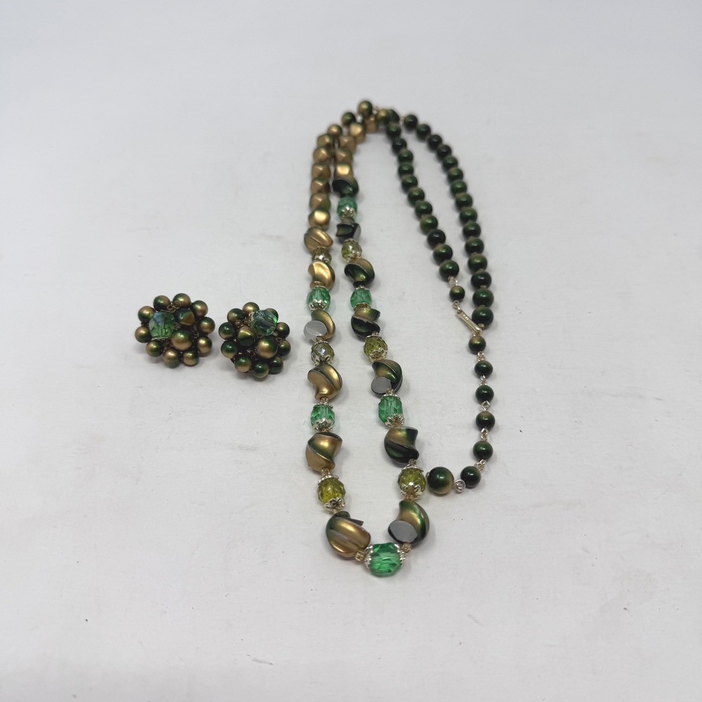 Vtg 50s 60s Jewelry SET Womens Green Gold Tone Beaded Necklace Clip Earrings Mod